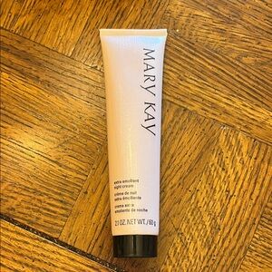 Mary Kay Extra Emollient Night Cream -